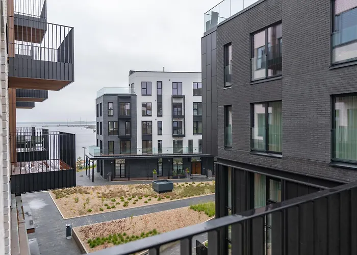 Sea View Family In Kalaranna District With Balcony And Free Parking *