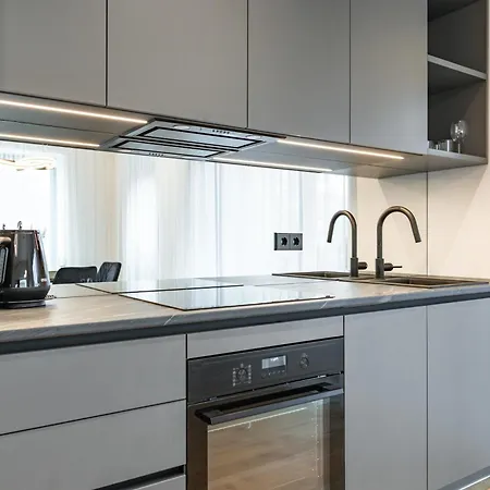 Sea View Family In Kalaranna District With Balcony And Free Parking 아파트 *